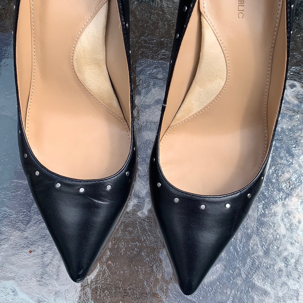Banana Republic black studded pumps